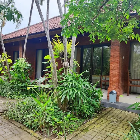 Adus Beach Inn